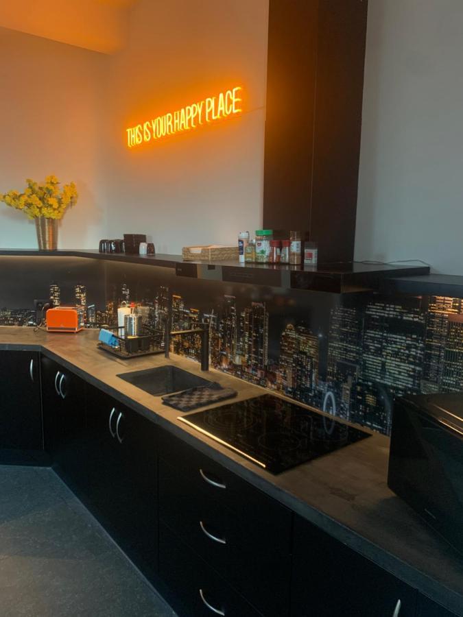 Sleep Inn - Black And Gold Loft Antwerp Cityview Dış mekan fotoğraf