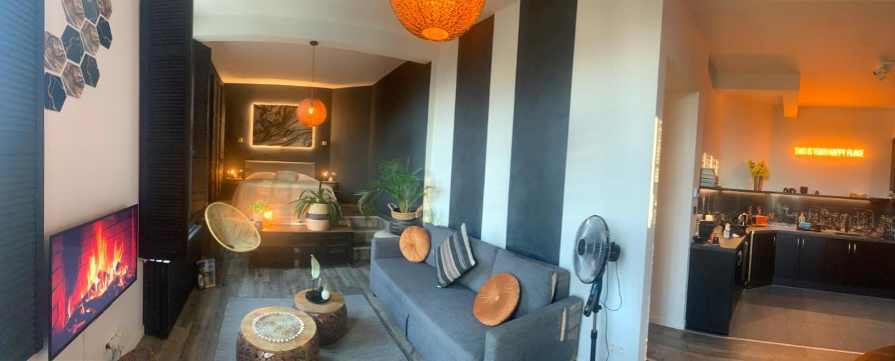 Sleep Inn - Black And Gold Loft Antwerp Cityview Dış mekan fotoğraf